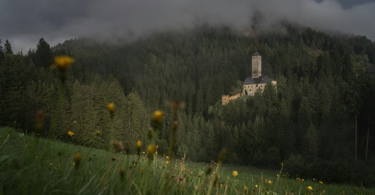 Om jou kastele te sloop