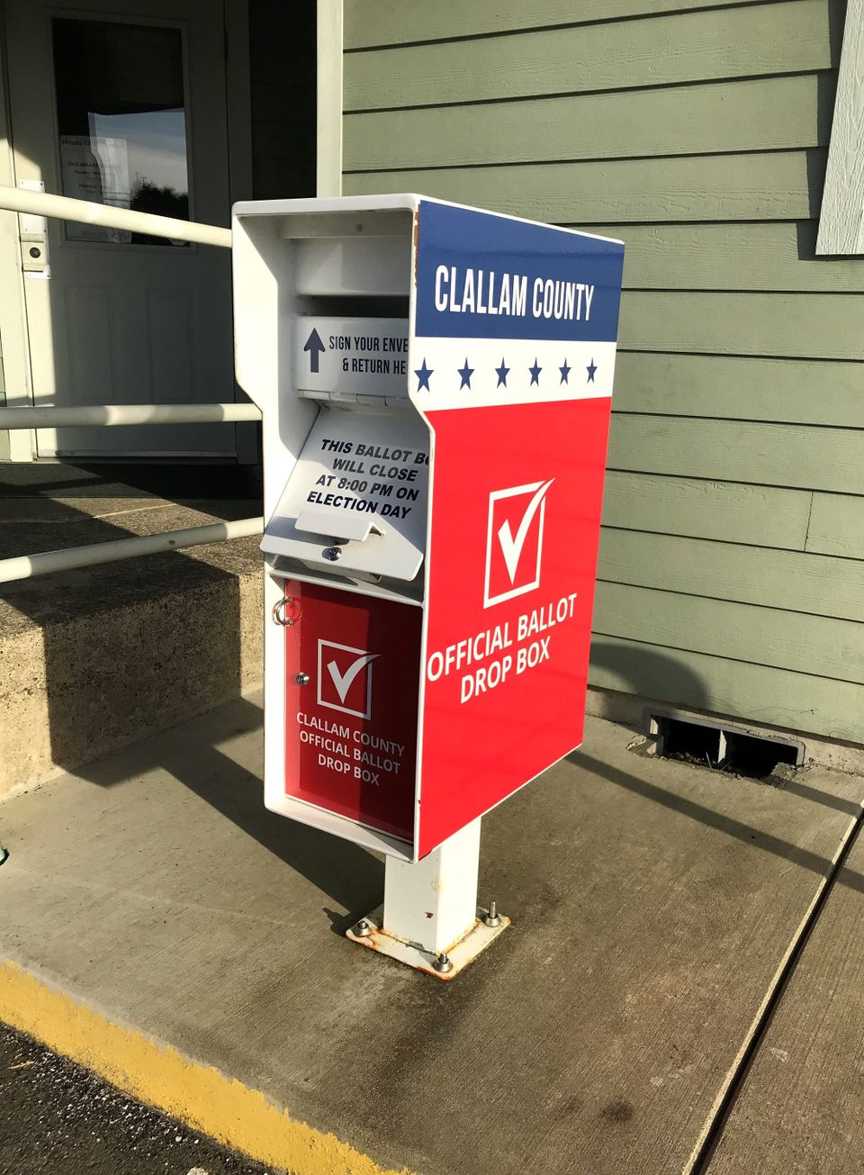 Who's paying for the campaigns on your ballot? A new Olympic Herald tool answers that, live from the state's own records