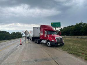 Semi Trailer Collapses On NB I135 In Saline County