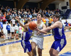 Sacred Heart Boys Cruise to a Win