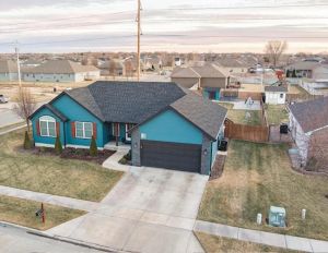 Home of the Day: Beautiful Move-In Ready Home in Prime Salina Location!