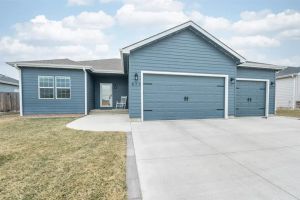 SalinaHomes Home of the Day: Stylish 5-Bedroom with Finished Basement and Private Backyard