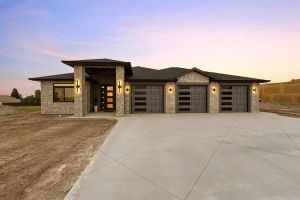 Home of the Day: Custom-Built Luxury Home with Golf Course Views in Salina