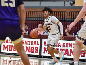 Salina Central Mustangs Take Down Valley Center Hornets (Photo Gallery)