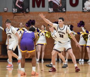 Mustangs Cruise Past Arkansas City (Photo Gallery)