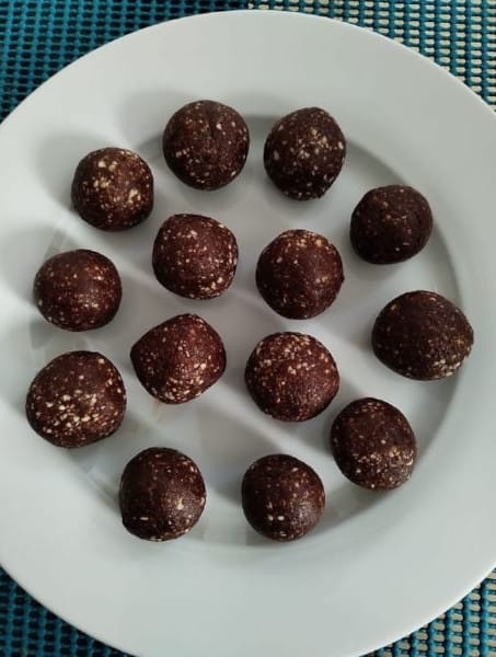 Decadent Date and Nut Cacao Balls