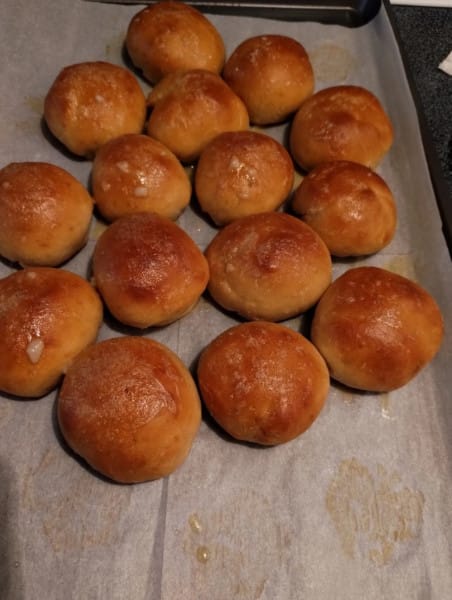 Vegan Dinner Rolls