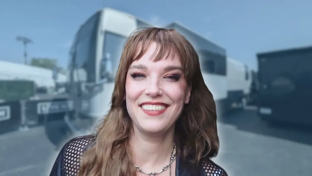 Halestorm - BUS INVADERS Ep. 2254 [VIDEO]