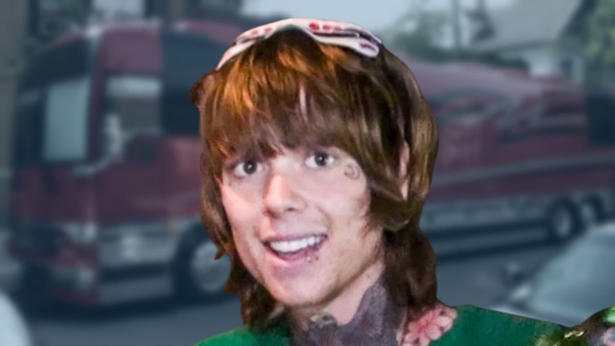 Never Shout Never - BUS INVADERS (Revisited) Ep. 186 [VIDEO]