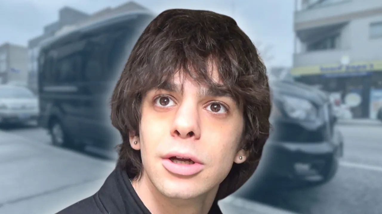 EZRA - BUS INVADERS Ep. 2045 [VIDEO]