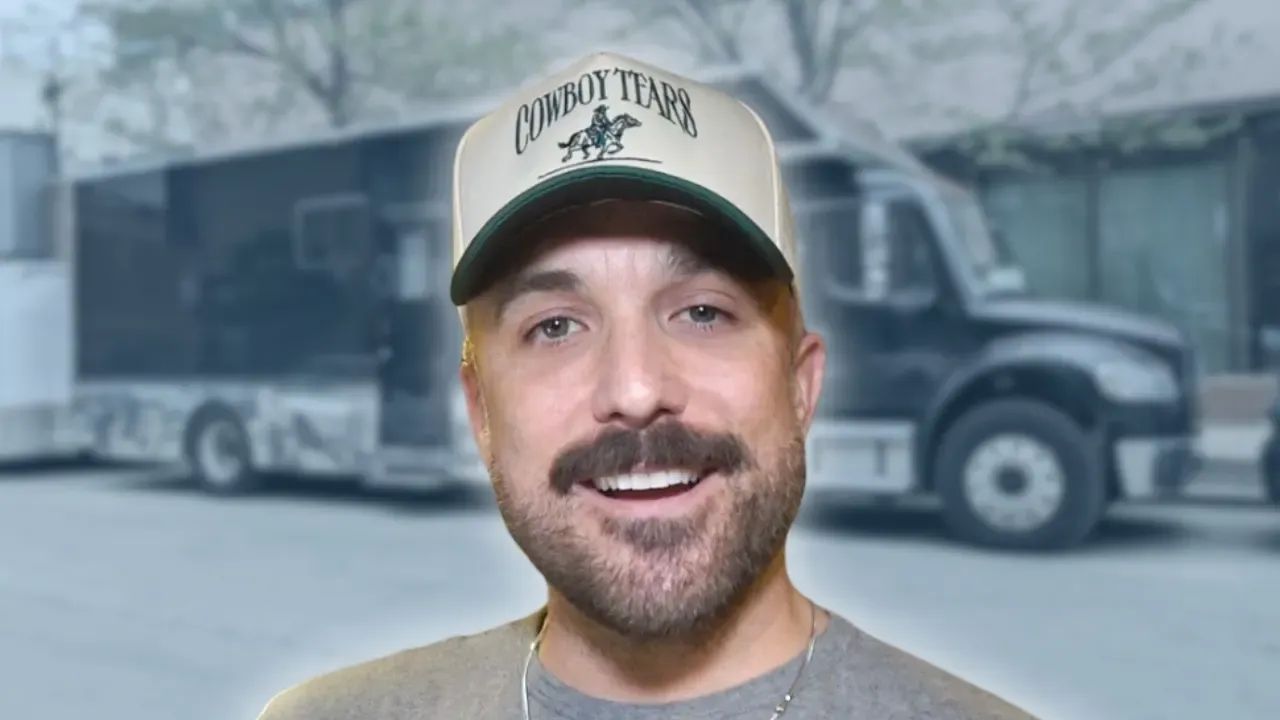 Tyler Rich - BUS INVADERS Ep. 2081 [VIDEO]