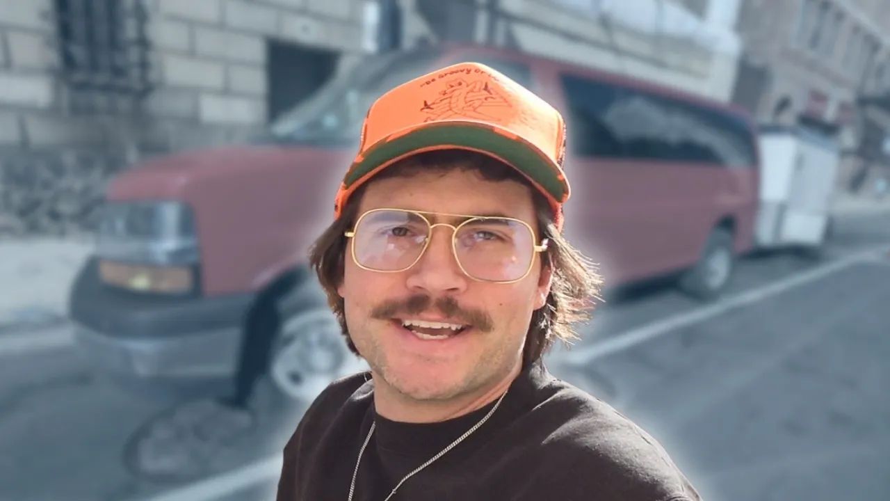 Arts Fishing Club - BUS INVADERS Ep. 2142 [VIDEO]
