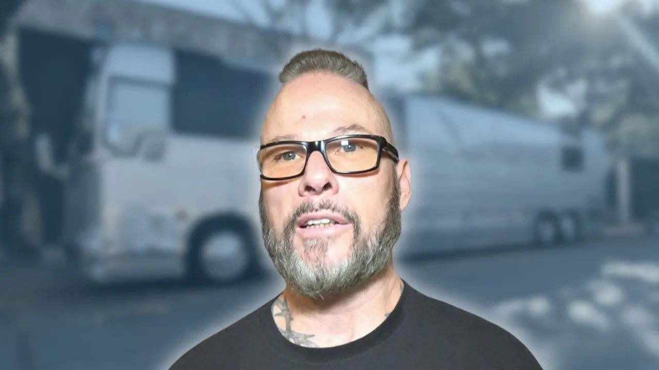 Dark Angel - BUS INVADERS Ep. 2146 [VIDEO]