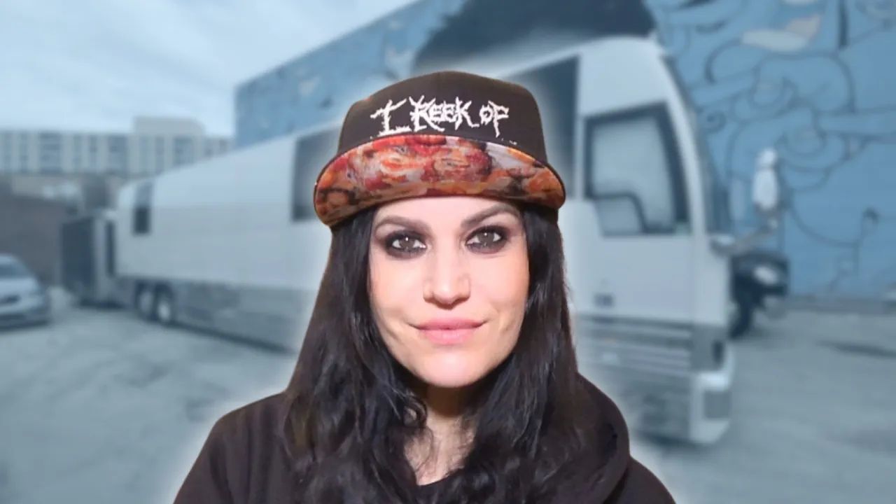 Lacuna Coil - BUS INVADERS Ep. 2202 [VIDEO]