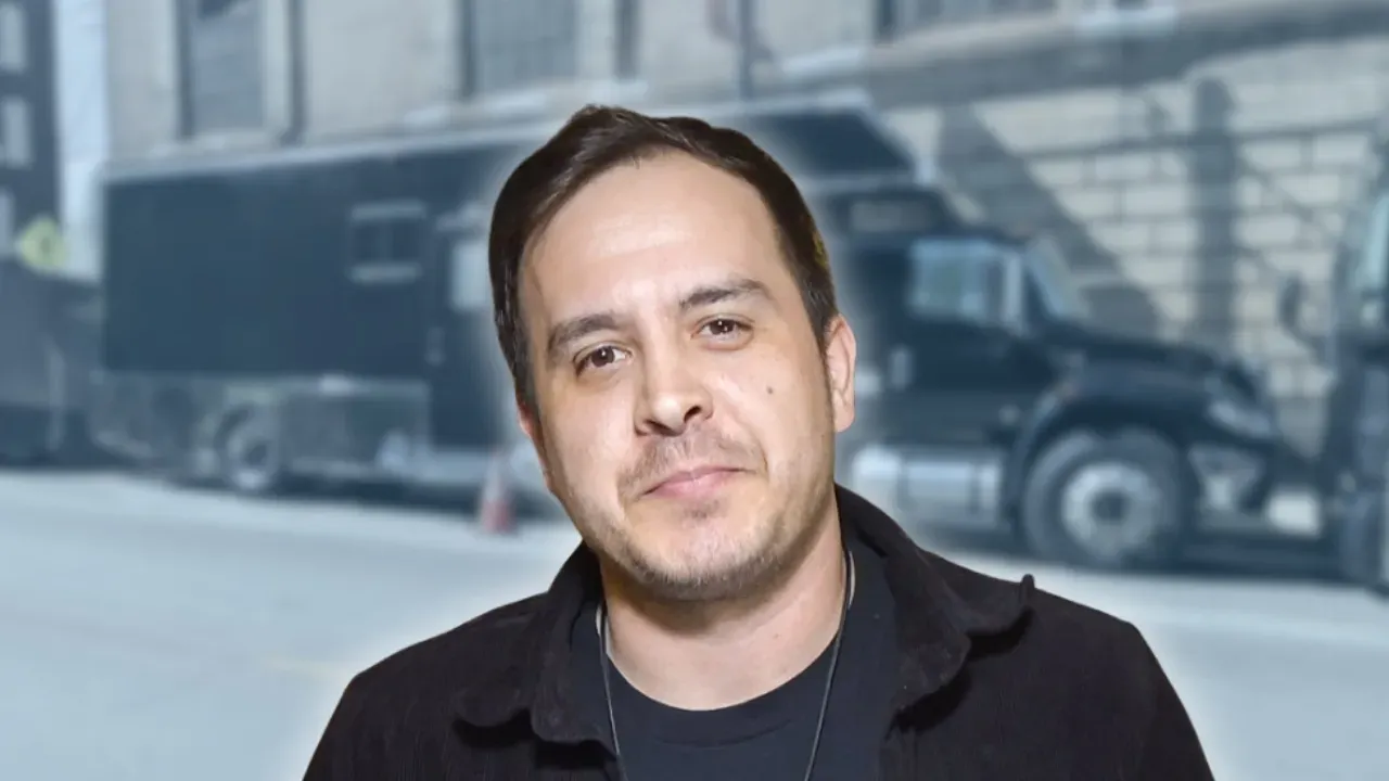 The Fall of Troy - BUS INVADERS Ep. 2216 [VIDEO]
