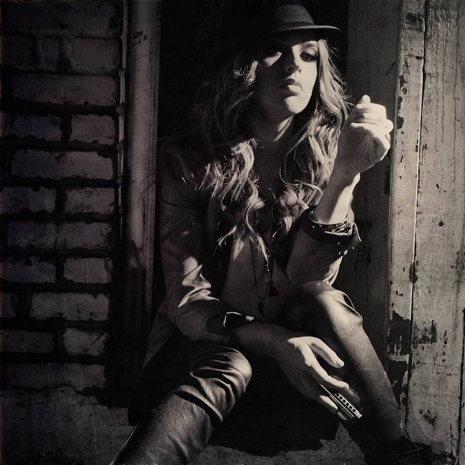 ZZ Ward Announces the “Love and War Tour”