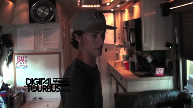 Lionize – BUS INVADERS Ep. 260 (Warped Edition)