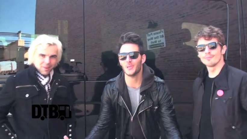 New Politics – BUS INVADERS Ep. 423 [VIDEO]