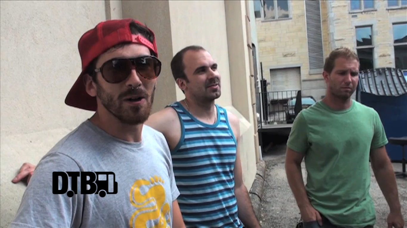 Exotic Animal Petting Zoo – CRAZY TOUR STORIES [VIDEO]