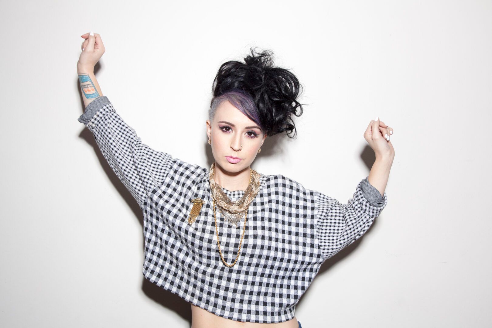 Sirah – CRAZY TOUR STORIES