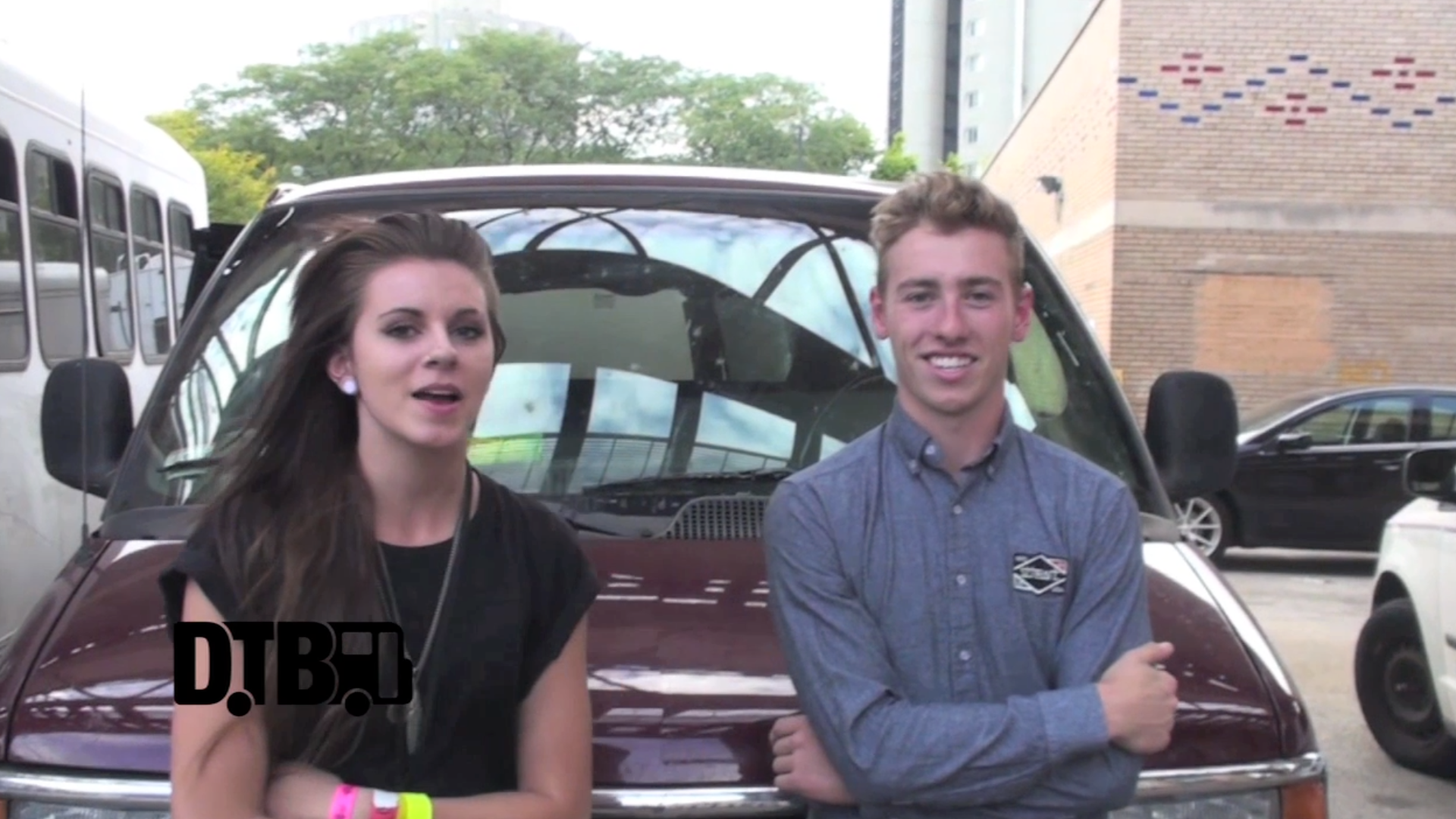 PVRIS – BUS INVADERS Ep. 563 [VIDEO]