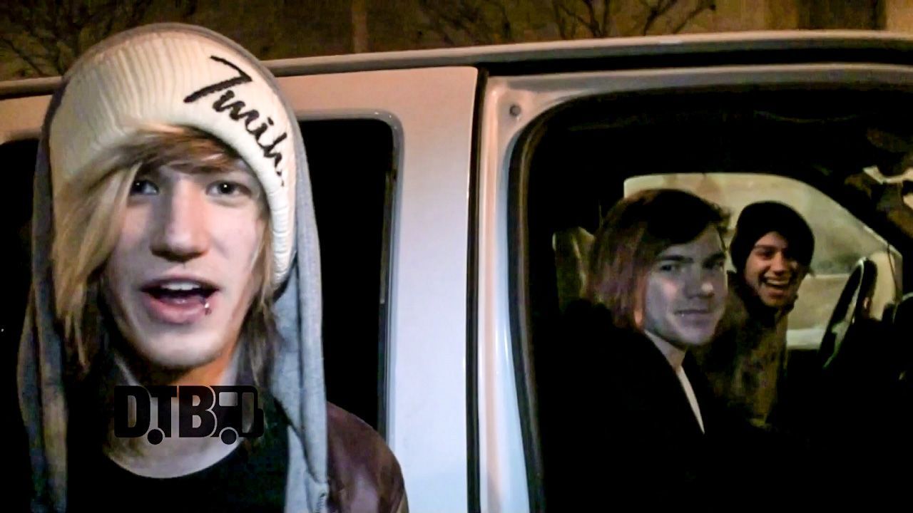7 Minutes In Heaven – BUS INVADERS Ep. 752 [VIDEO]