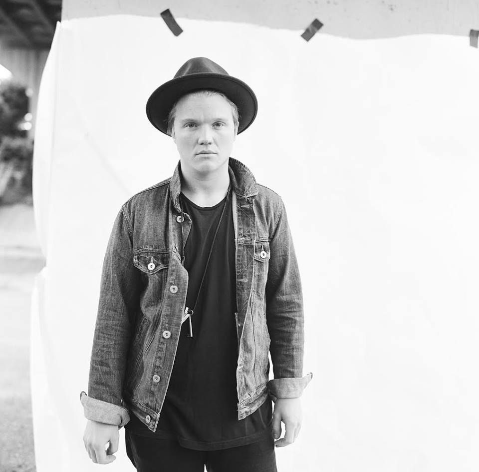 Aaron Gillespie Announces Solo Acoustic Tour