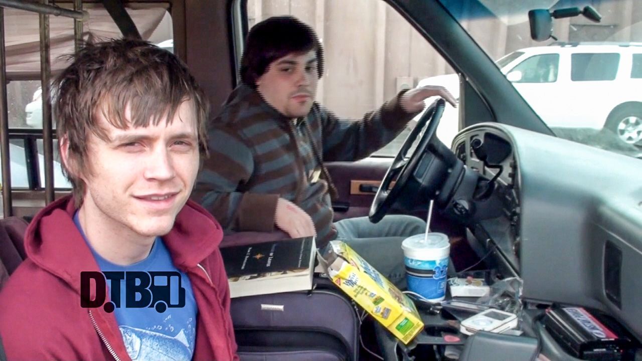 Harvey – BUS INVADERS (The Lost Episodes) Ep. 77 [VIDEO]