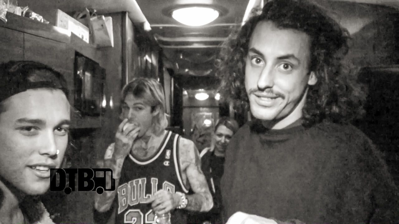 The Neighbourhood – BUS INVADERS Ep. 879 [VIDEO]