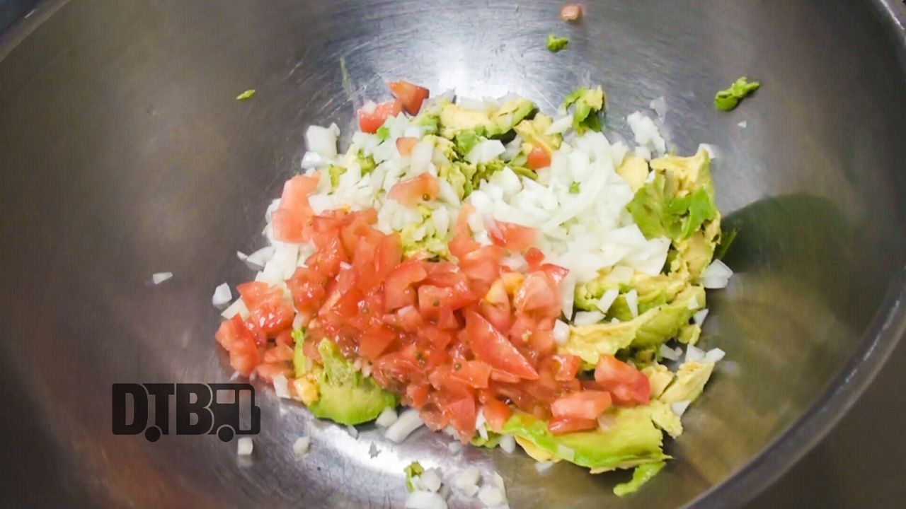 Ryan Stevenson Prepares His Tour Guacamole – COOKING AT 65MPH Ep. 16 [VIDEO]