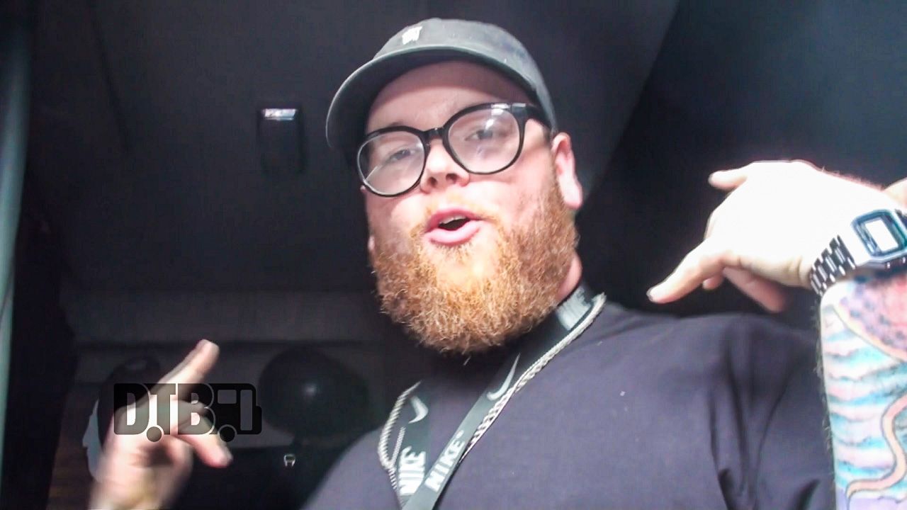 Gideon – BUS INVADERS Ep. 1062 [VIDEO]