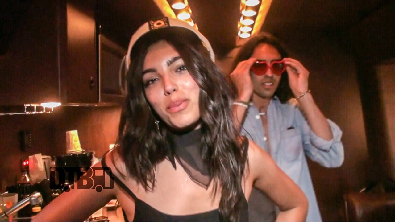 The Heirs – BUS INVADERS Ep. 1064 [VIDEO]