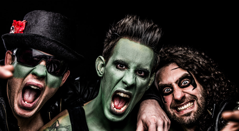 American Grim – CRAZY TOUR STORIES [Exclusive Premiere of “Concrete Jungle”]