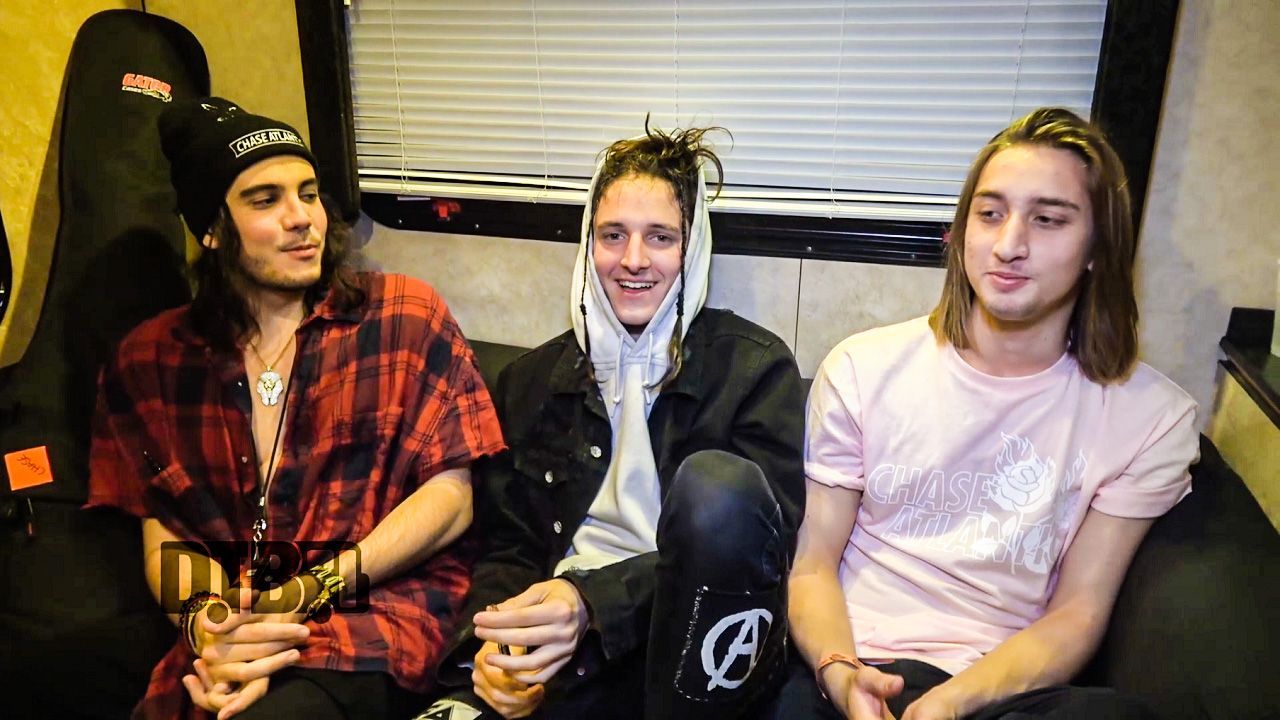 Chase Atlantic – TOUR PRANKS Ep. 290 [VIDEO]