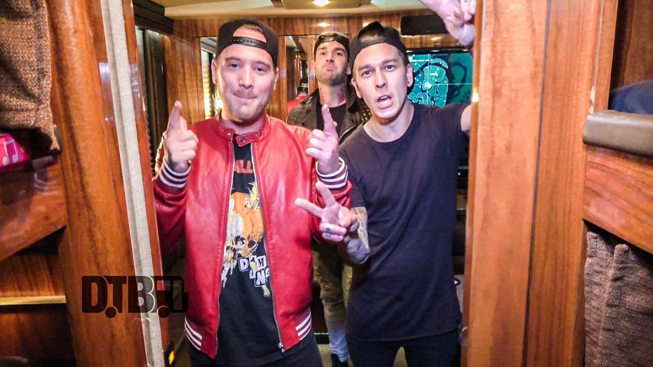 Sleeping With Sirens – BUS INVADERS Ep. 1217 [VIDEO]