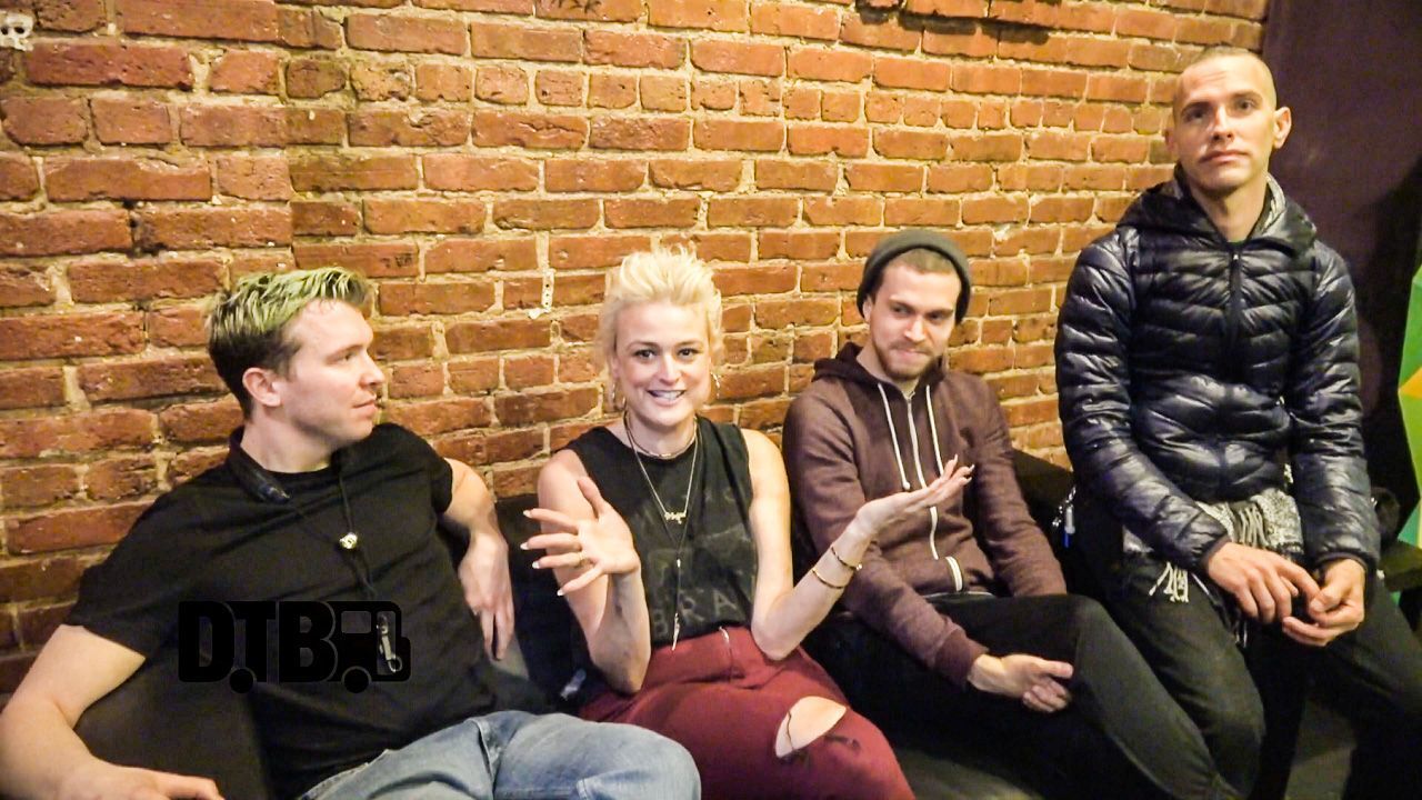 Save Ferris – CRAZY TOUR STORIES Ep. 595 [VIDEO]