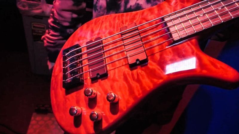 Alien Weaponry