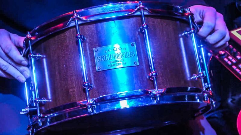 Alien Weaponry