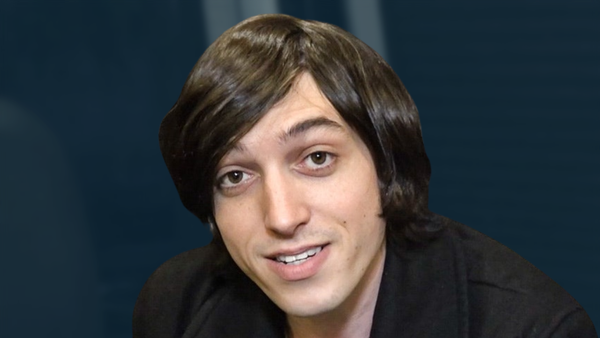 Loveless - CRAZY TOUR STORIES Ep. 430 [VIDEO]