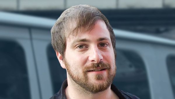 The Unlikely Candidates - CRAZY TOUR STORIES Ep. 434 [VIDEO]