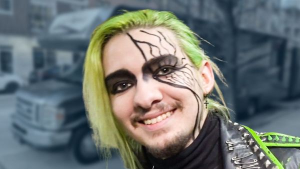 Dark Divine - BUS INVADERS Ep. 1734 [VIDEO]