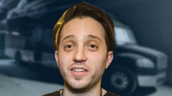 Fear Factory - BUS INVADERS Ep. 1747 [VIDEO]