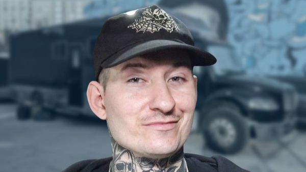 nothing,nowhere. - BUS INVADERS Ep. 1756 [VIDEO]