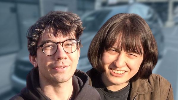 Dino Gala - BUS INVADERS Ep. 1764 [VIDEO]