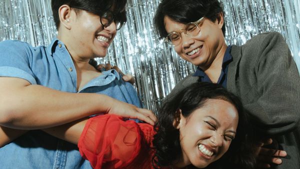 Grrrl Gang - CRAZY TOUR STORIES