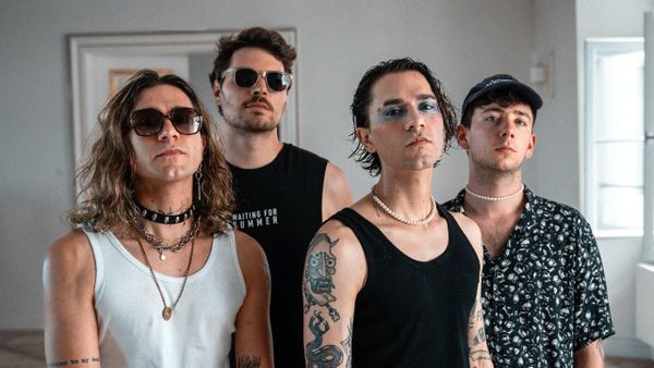 Lonely Spring - CRAZY TOUR STORIES