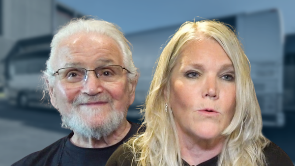 Jefferson Starship - BUS INVADERS Ep. 1795 [VIDEO]