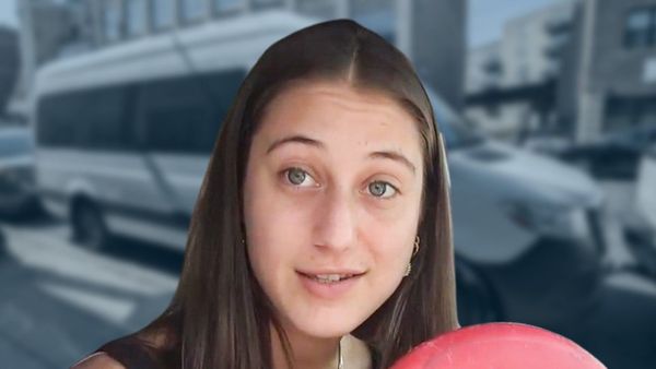 ROSIE - BUS INVADERS Ep. 1790 [VIDEO]