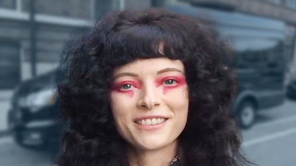 Starbenders - BUS INVADERS Ep. 1803 [VIDEO]