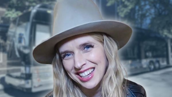 ZZ Ward - BUS INVADERS Ep. 1846 [VIDEO]